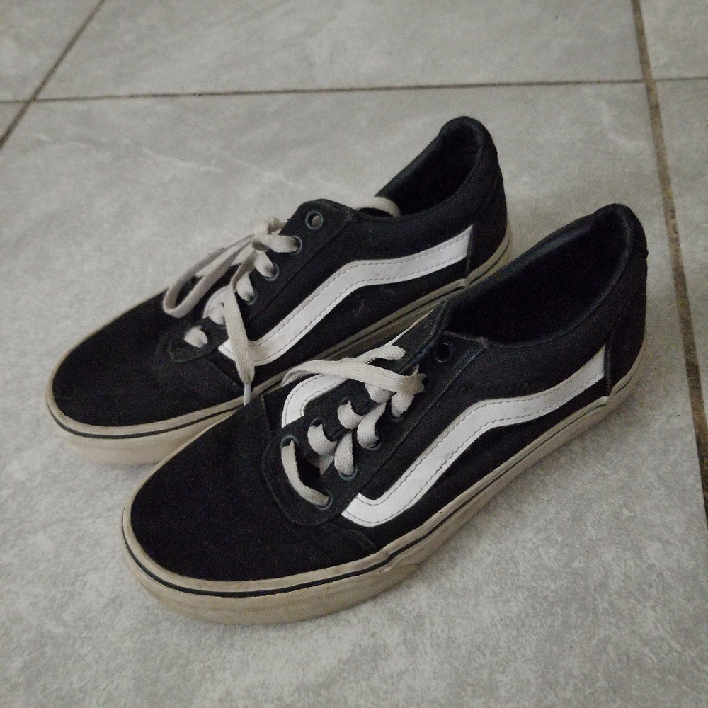Black white vans